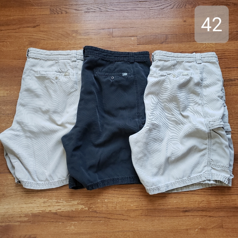 3 - Tommy Bahama | Relax 9" Cargo Shorts | 42